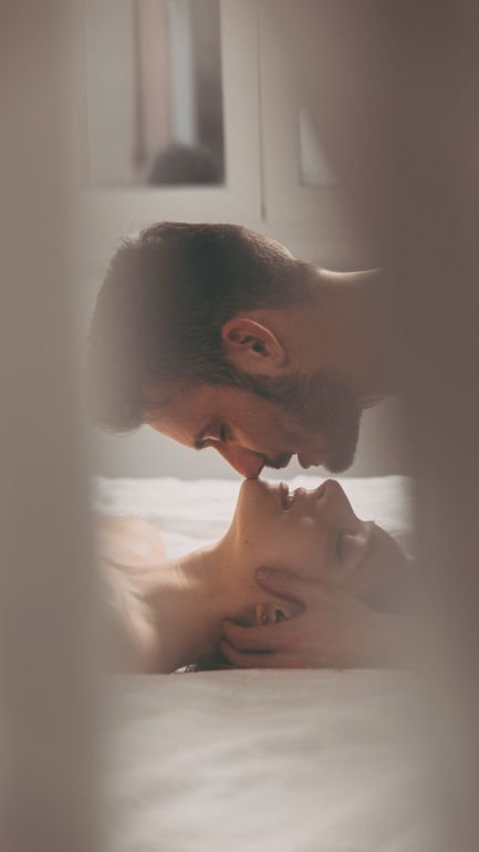 Couple heureux filtre rose 20
